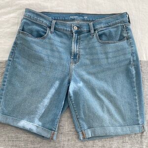 Old navy mid rise wow Jean shorts 9” inseam